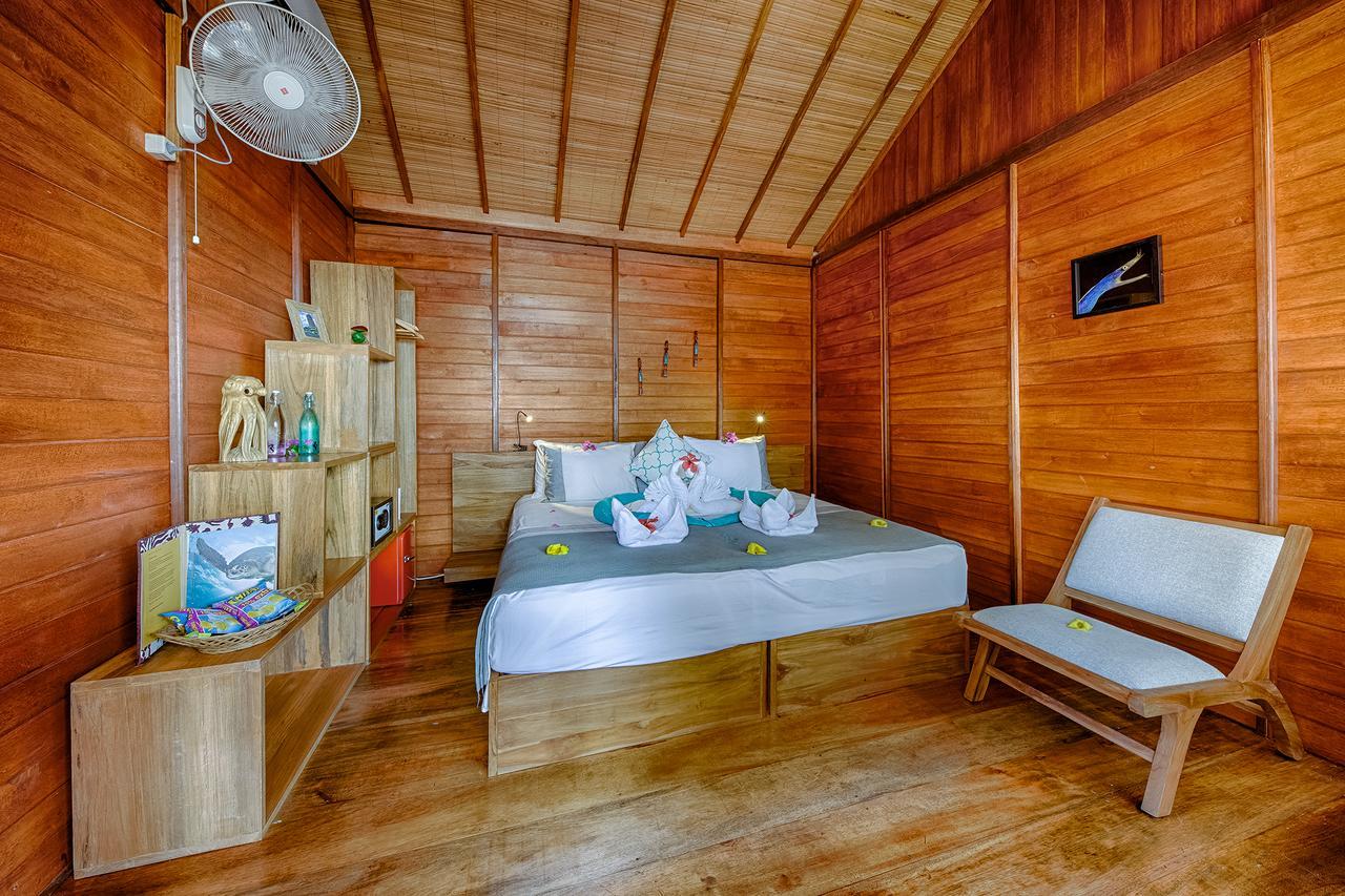 Kuda Laut Boutique Dive Resort Бунакен Экстерьер фото