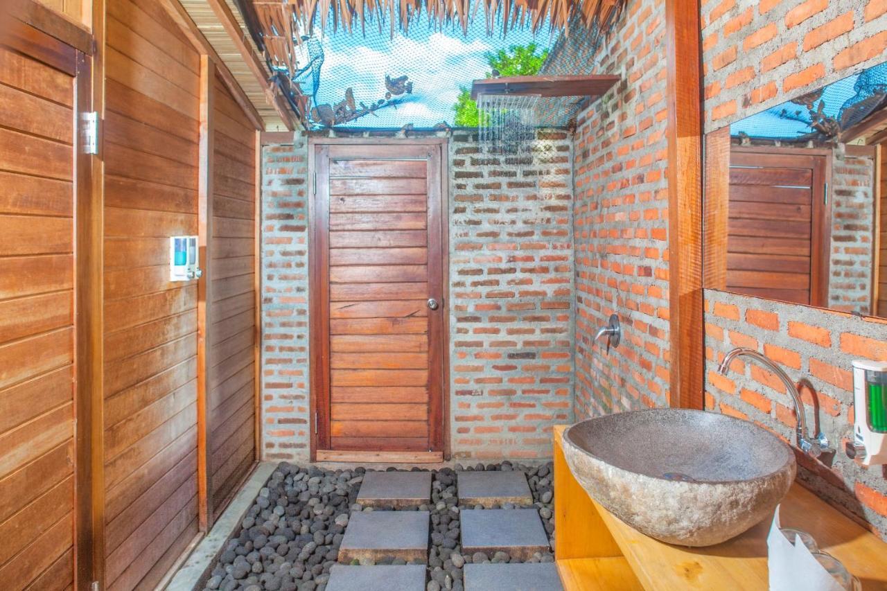 Kuda Laut Boutique Dive Resort Бунакен Экстерьер фото