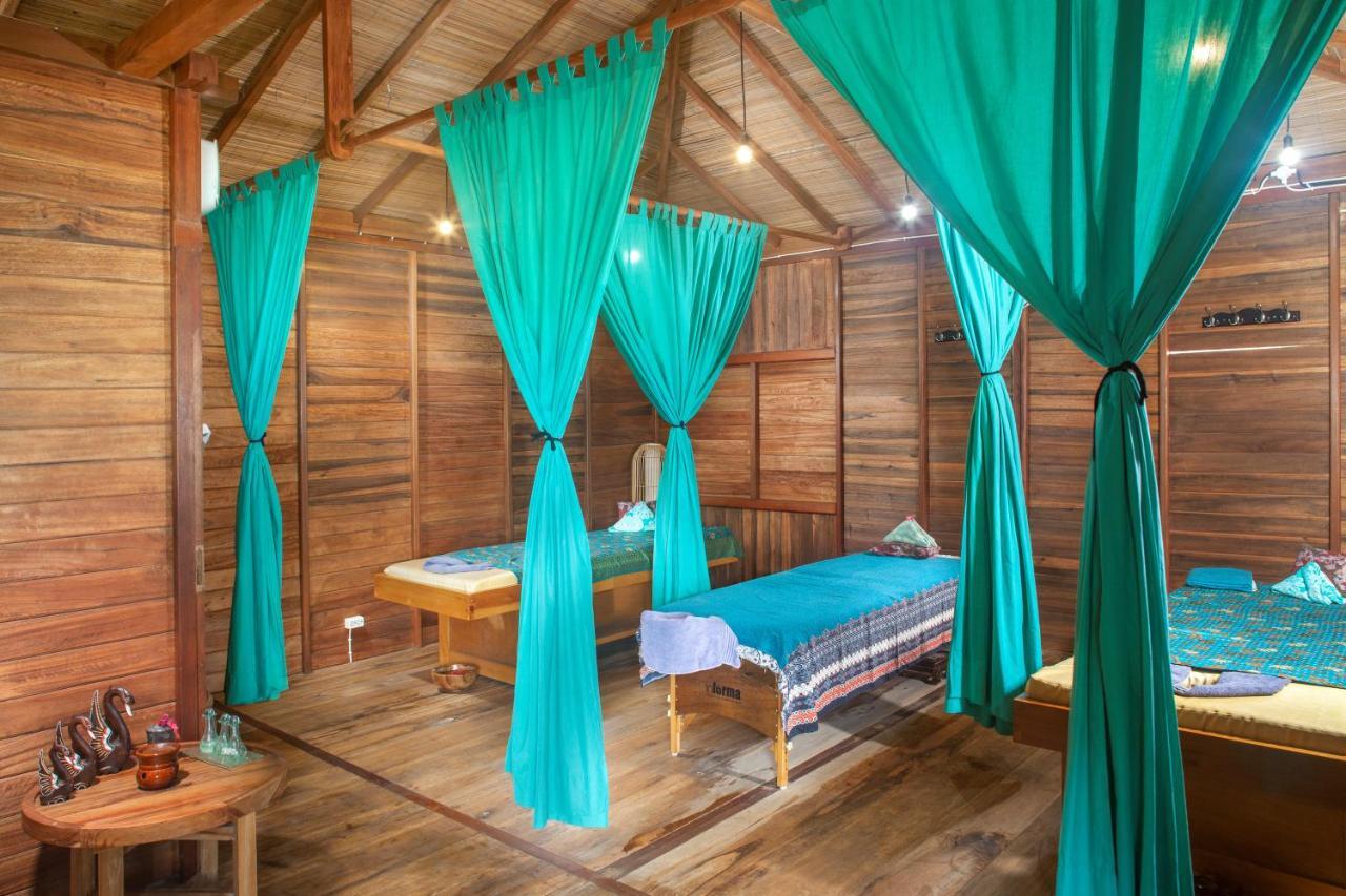 Kuda Laut Boutique Dive Resort Бунакен Экстерьер фото